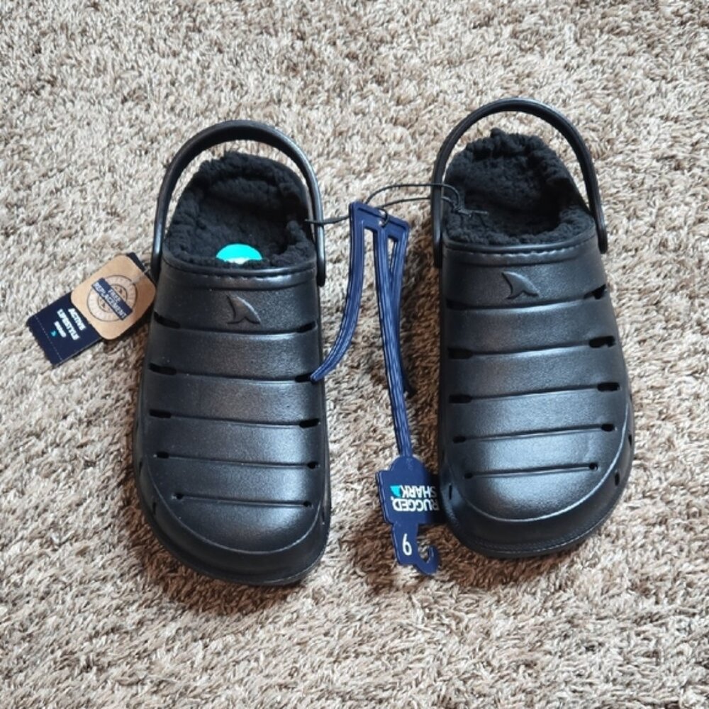 Rugged Shark Memory Foam Lined Black Size 9 Clogs Crocs Slip Ons Shoes Durable